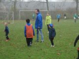 Voetbalpieten bezoeken training S.K.N.W.K. JO9-1 en JO7-1 op zaterdag 4 december 2021 (11/75)